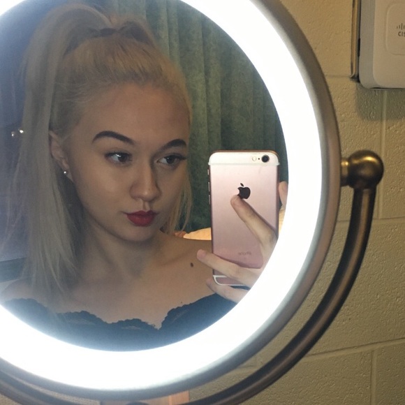 Meet your Posher, Kalli - Picture 1 of 1